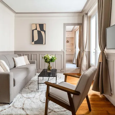 Eiffel Tower - Premium With Lift For 4 *