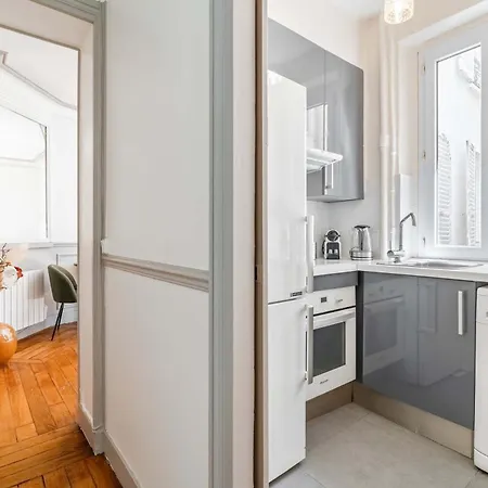 Eiffel Tower - Premium With Lift For 4