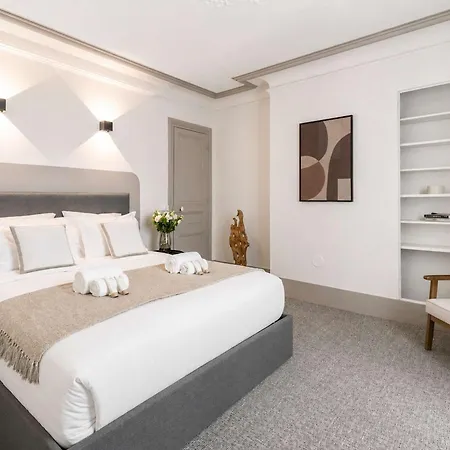Eiffel Tower - Premium With Lift For 4 * Париж