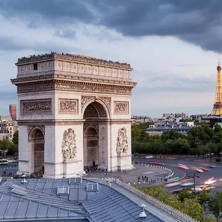 Eiffel Tower - Premium With Lift For 4 Апартаменты Париж