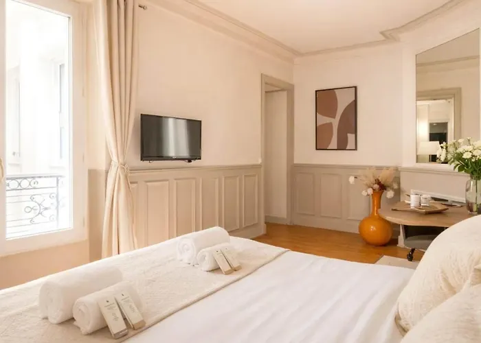 Eiffel Tower - Premium With Lift For 4 * Paris